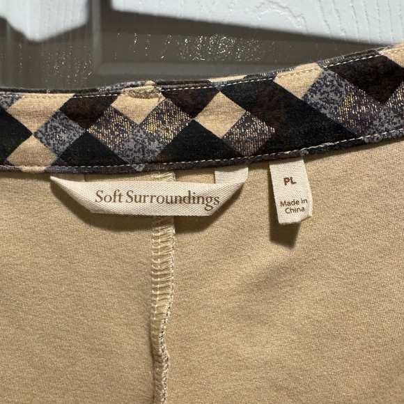 Soft Surroundings Black and Tan Cropped Pants - Picture 2 of 5
